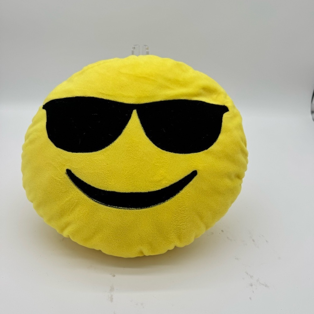 SMILEY FACE Emoticon EMOJI Sunglasses Yellow Round Pillow Size: 10"